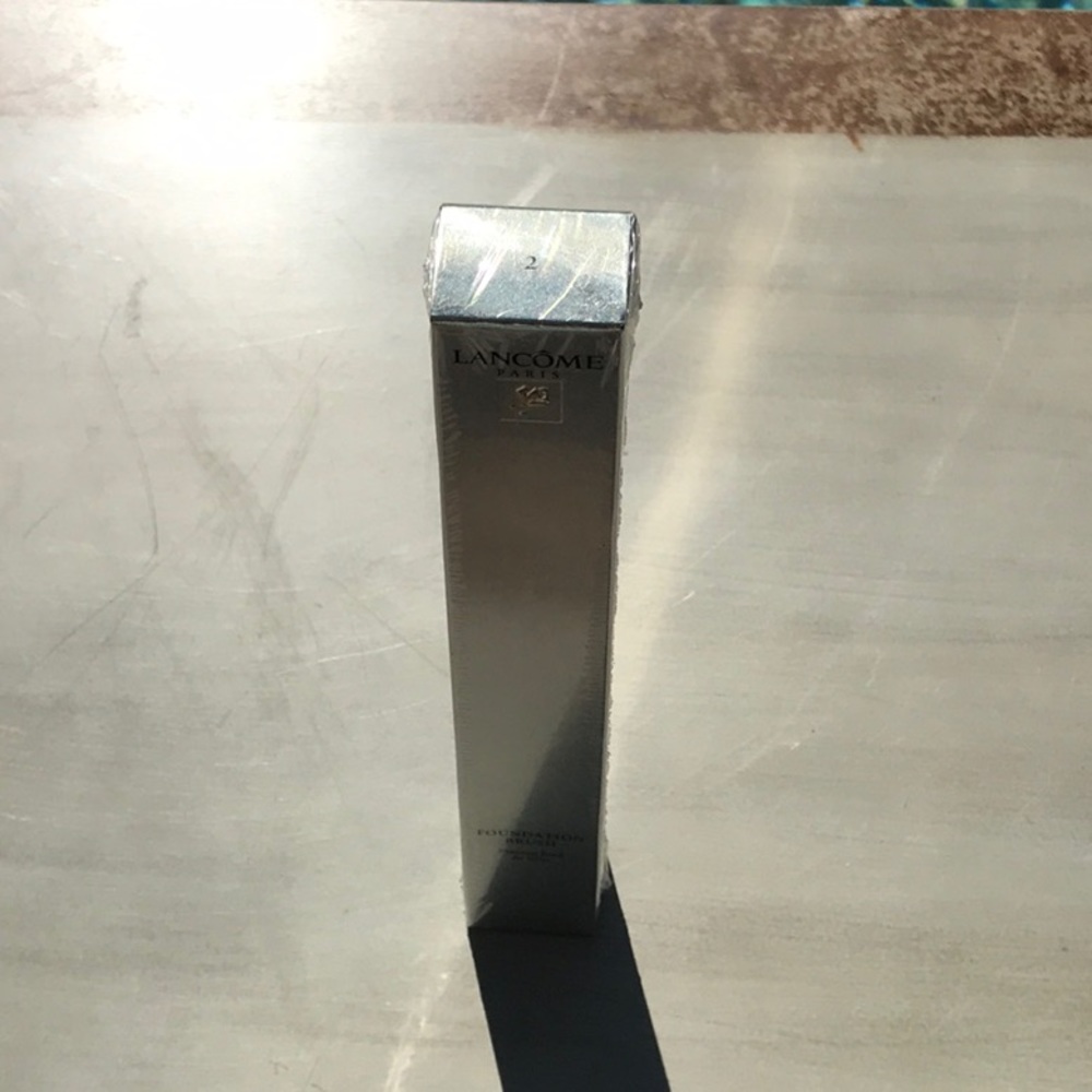 #2Foundation Brush - Picture 2 of 3
